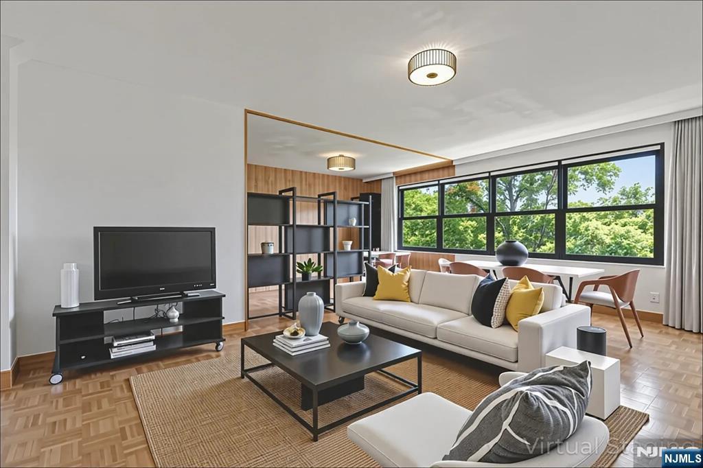 2352 Linwood Ave in Fort Lee, NJ - Building Photo