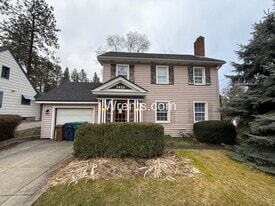 3410 N Columbia Cir in Spokane, WA - Building Photo