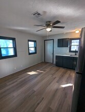 112 N 5th St in Arkansas City, KS - Foto de edificio - Building Photo