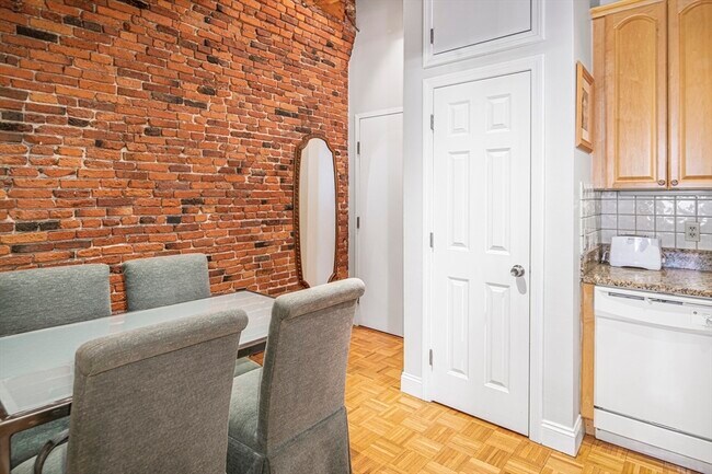 130 Fulton St, Unit 7 in Boston, MA - Building Photo - Building Photo