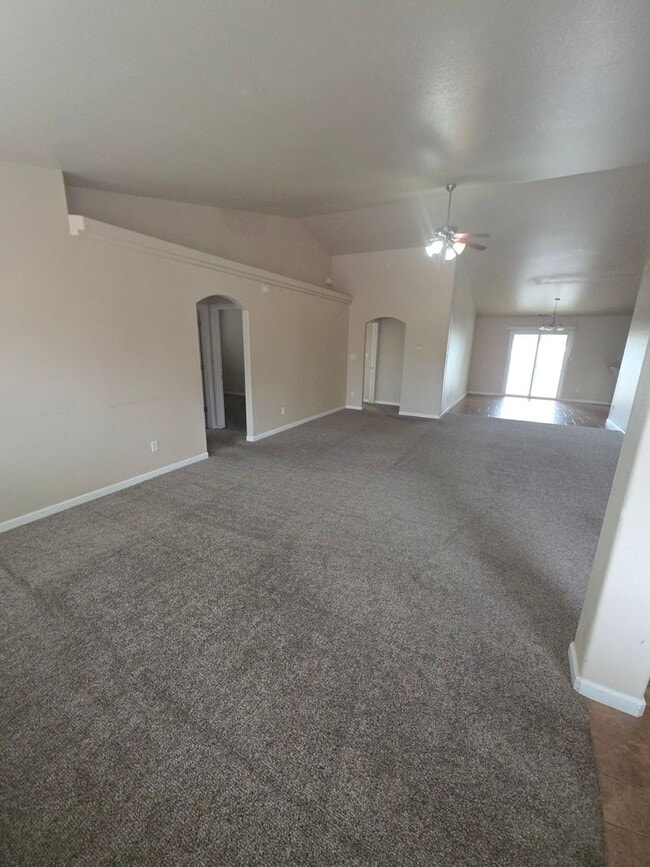 property at 3018 Oakwood Dr