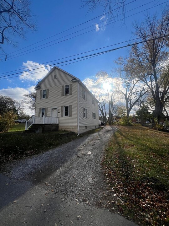 1127 E 35th St-Unit -#1 in Erie, PA - Building Photo