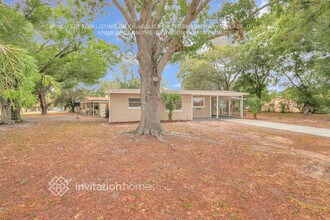 7600 14th St N in St. Petersburg, FL - Foto de edificio - Building Photo