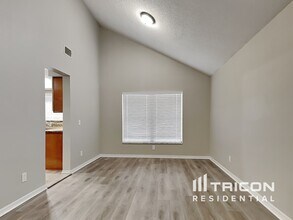 15130 Heathridge Dr in Tampa, FL - Building Photo - Building Photo