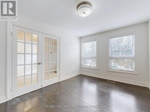 235 Old Yonge St in Toronto, ON - Building Photo - Building Photo