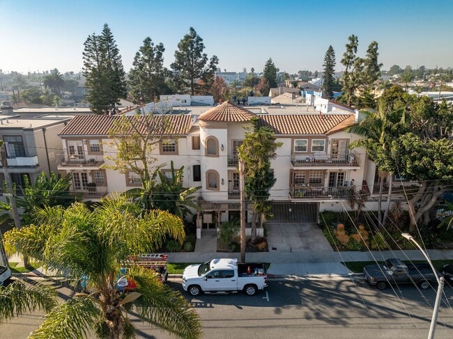 property at 1145 Roswell Ave