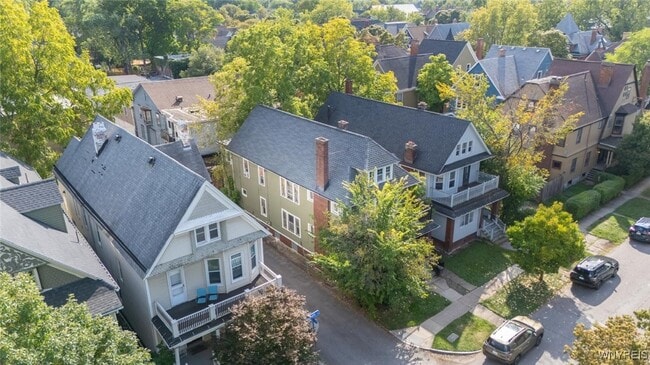 property at 567 Auburn Ave