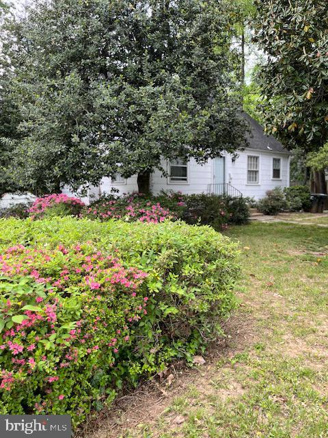 property at 601 N Oak St