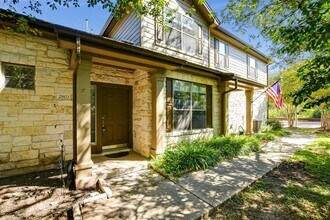 1310 W Parmer Ln in Austin, TX - Foto de edificio - Building Photo