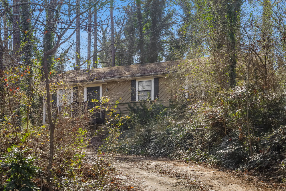 889 Ralph Rd SE in Conyers, GA - Building Photo