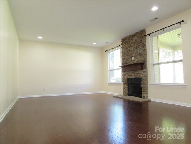 180 Silverspring Pl in Mooresville, NC - Building Photo - Building Photo