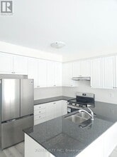 92 Sanders Rd in Erin, ON - Building Photo - Building Photo