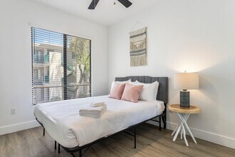 15608 N 71st St in Scottsdale, AZ - Building Photo - Building Photo