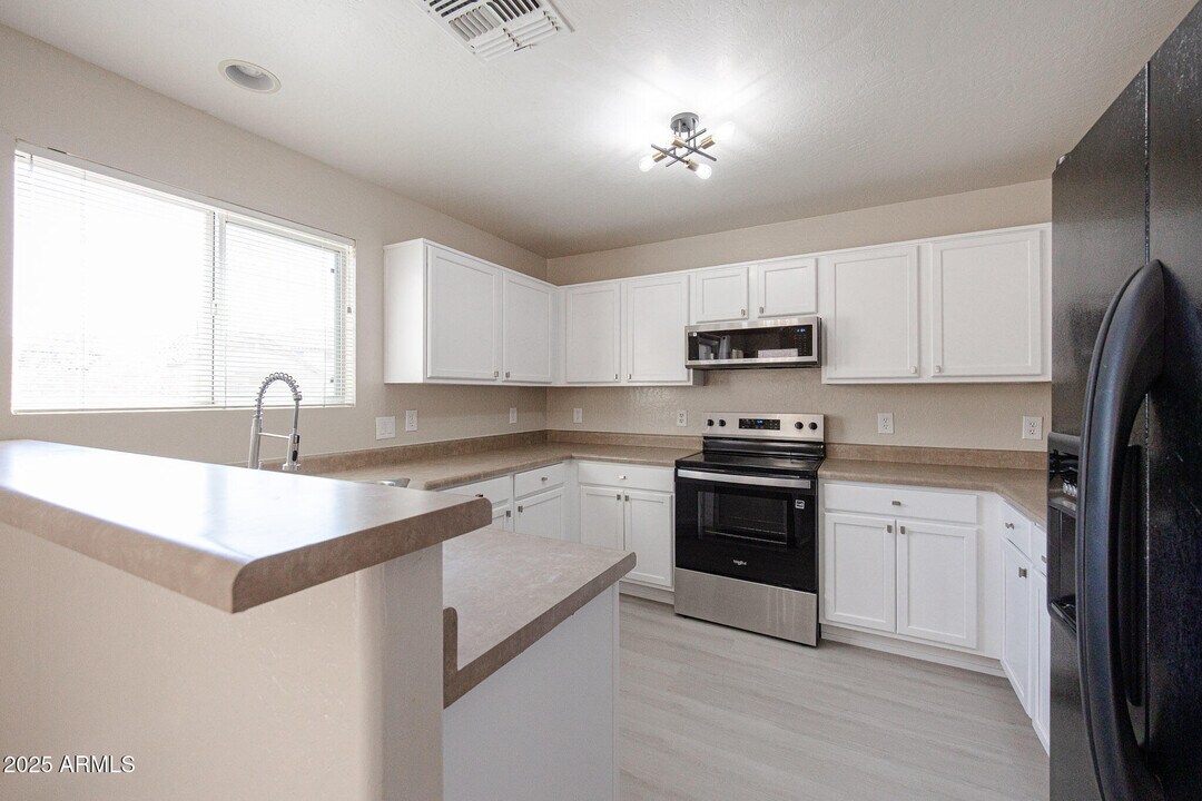 65 N 224th Ln in Buckeye, AZ - Building Photo