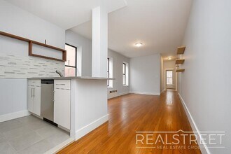 Renovated 3 BED in North Crown Heights in Brooklyn, NY - Foto de edificio - Building Photo