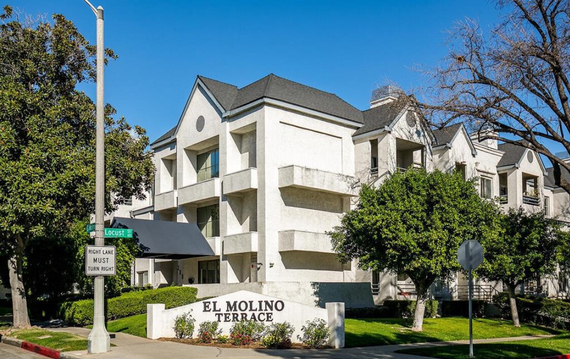 300 N El Molino Ave in Pasadena, CA - Building Photo