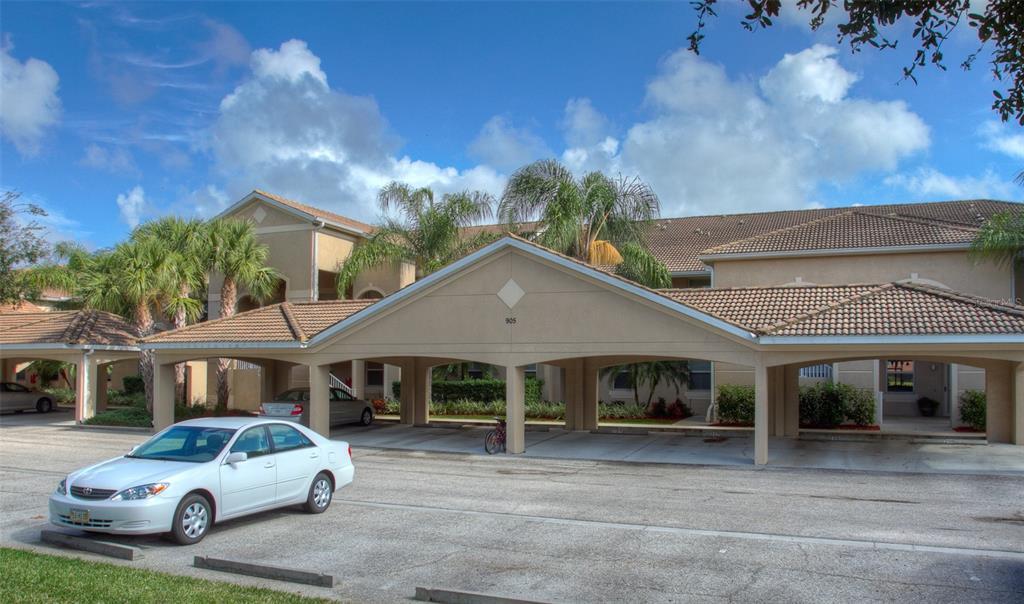 905 Fairwaycove Ln in Bradenton, FL - Foto de edificio