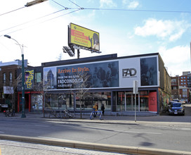 170 Spadina Ave in Toronto, ON - Building Photo - Building Photo