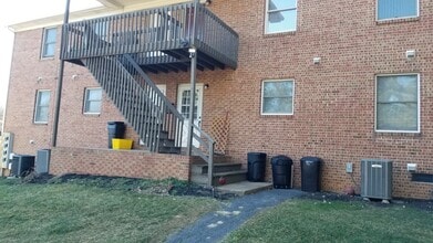 1730 College Ave, Unit Apt. D in Harrisonburg, VA - Building Photo - Building Photo