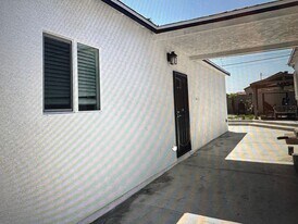 1205 S Broadacres Ave in Compton, CA - Building Photo