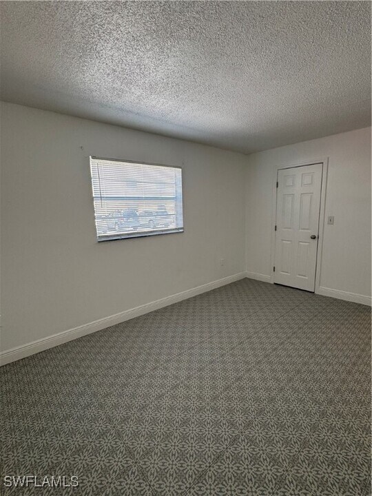 3325 Airport-Pulling Rd N in Naples, FL - Building Photo