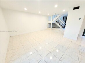19530 Cypress Ct in Hialeah, FL - Building Photo - Building Photo