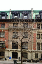 7 W 73rd St in New York, NY - Building Photo - Building Photo