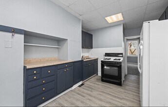 3030 Indian Rd-Unit -3030 in Davenport, IA - Building Photo - Building Photo