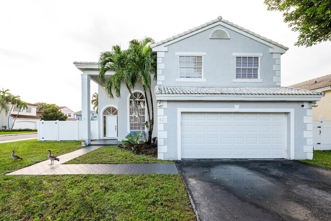 621 Lakeshore Terrace in Davie, FL - Building Photo - Building Photo