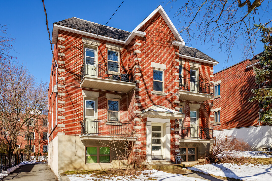 4035 Édouard-Montpetit Boul in Montréal, QC - Building Photo