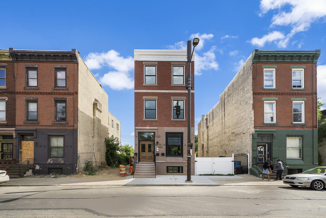 1934 W Diamond St in Philadelphia, PA - Building Photo