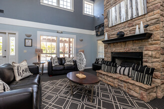 Fieldstone Apartments in Olathe, KS - Building Photo - Interior Photo