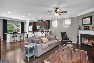 307 Lakeside Ln in Woodstock, GA - Building Photo - Building Photo