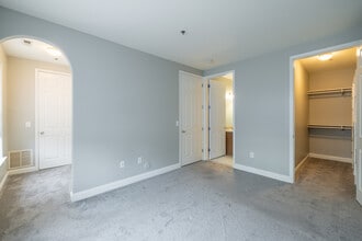 Warren Heights in Phillipsburg, NJ - Building Photo - Interior Photo