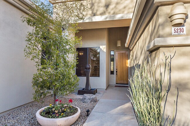 5230 E Herrera Dr in Phoenix, AZ - Building Photo - Building Photo