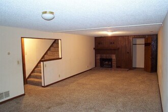 437-439 Countryside Ct N in Andover, KS - Building Photo - Building Photo