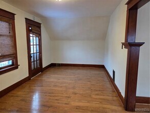 212 Newburgh Ave in Buffalo, NY - Building Photo - Building Photo