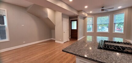 2131 W Grace St in Chicago, IL - Building Photo - Building Photo