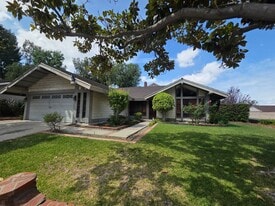 1405 Pso Manzana in San Dimas, CA - Building Photo