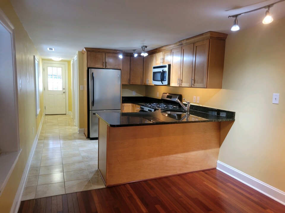 1028 S Charles St in Baltimore, MD - Foto de edificio