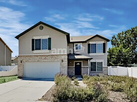 13902 Travis Boyd Cir in Herriman, UT - Building Photo