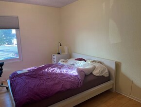 8355 Capricorn Way in San Diego, CA - Building Photo - Building Photo