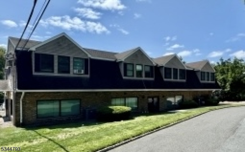 7 Oak Ridge Rd in Oak Ridge, NJ - Building Photo