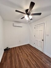 924 North St in Kerrville, TX - Building Photo - Building Photo