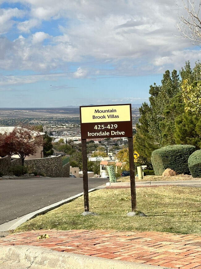 property at 425 Irondale Dr