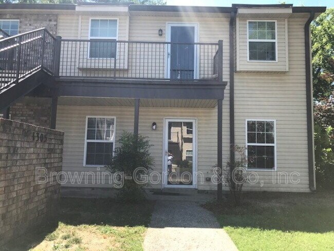1303 Acklen Ave in Nashville, TN - Foto de edificio - Building Photo