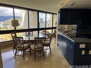 300 Wai Nani Way in Honolulu, HI - Building Photo - Building Photo