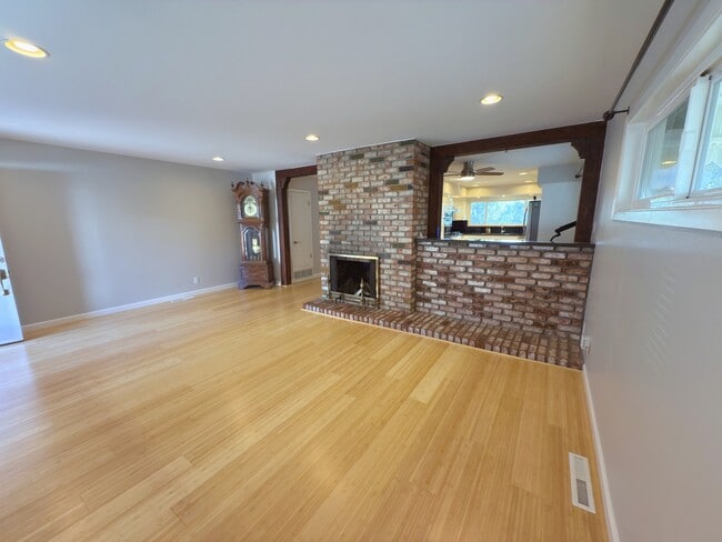 2005 Monroe Ave in Belmont, CA - Building Photo - Building Photo