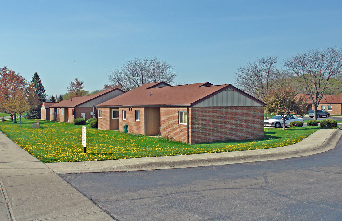 Senior Citizen in New Carlisle, OH - Foto de edificio