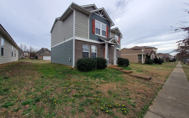 10023 Chariden Dr in Cordova, TN - Building Photo - Building Photo